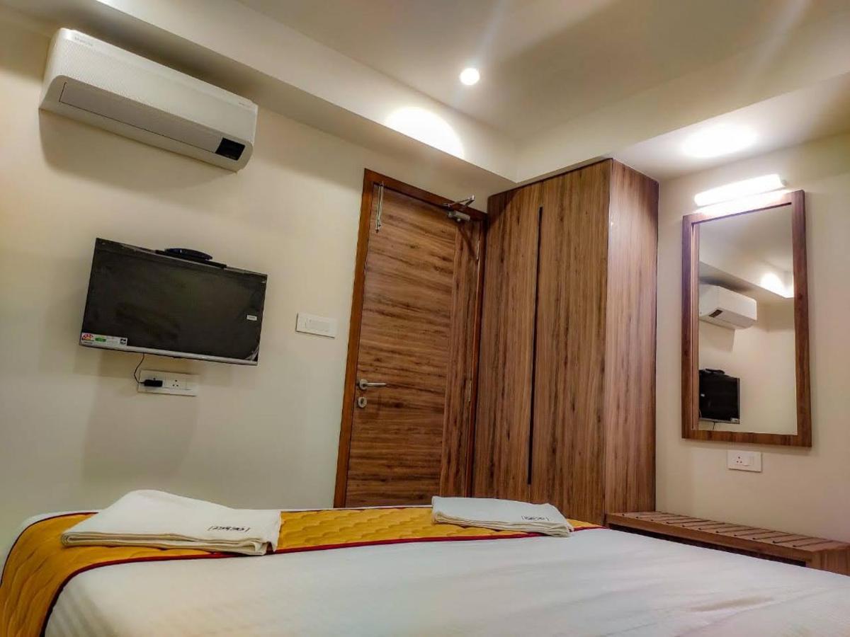 Rr Mount Elite Suites チェンナイ エクステリア 写真
